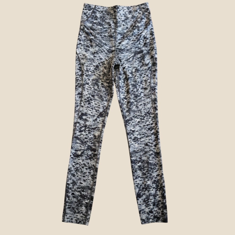 Lululemon High Rise Leggings Gray Black Abstract Camo Print Size 2 25 Inseam